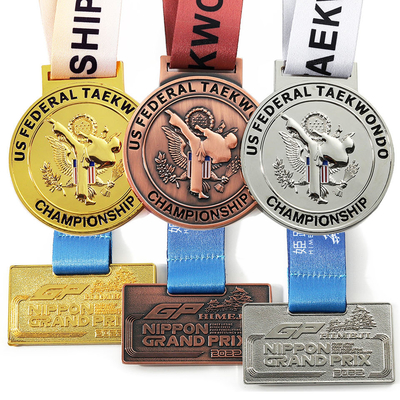 comprar Medalha de corrida do metal liga de zinco das lembranças 3d da concessão da maratona do ouro do esporte com fita online manufacture