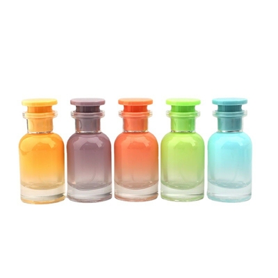 comprar A garrafa de perfume por atacado do pulverizador do ponto 30ml dos fabricantes, boca do parafuso pulveriza a garrafa de perfume do vidro do inclinação da cor online manufacture