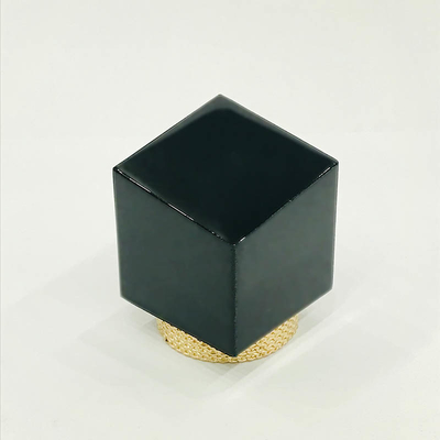 comprar O metal preto liga de zinco criativo Zamac da cor perfuma o tampão de garrafa online manufacture