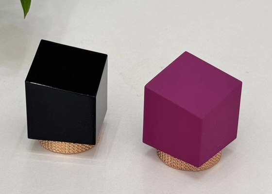 comprar Capas de garrafas de perfume de cor personalizável de liga de zinco com material ecológico online manufacture