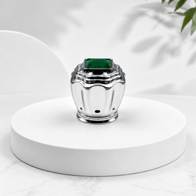 comprar Fabrica Logotipo personalizado Espelho Prata Ondulado em camadas Zamac Cap Perfume Gloss Zinc Alloy Camada de onda tapa com Quadrado Esmeralda Cristal Compativel FEA15 50ml Vertical Rib Glass Perfume Bottles Fabricação em linha