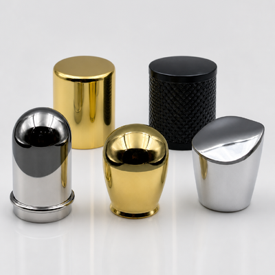 comprar Tampa de Perfume de Liga de Zinco Multiestilo Atacado Corte Oblíquo Cilíndrico Fecho de Garrafa de Perfume de Metal Liso Ranhurado Logotipo Personalizado Fabricação em linha