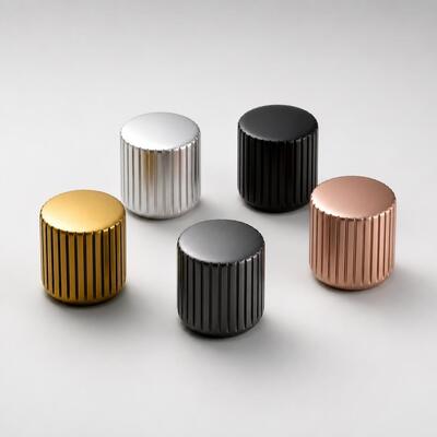 comprar Tampa de Perfume de Zamac Cilindro com Nervuras Verticais Tampa de Garrafa de Fragrância de Metal Multicolorida com Logotipo Personalizado para Gargalo FEA de 15mm Fabricação em linha