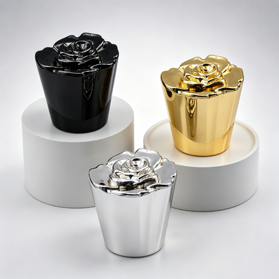 Comprar Tampa de perfume de liga de zinco FEA15 com topo de flor de rosa 3D e corpo em forma de copo cônico, tampa de garrafa de perfume de metal galvanizado com logotipo personalizado OEM ODM de tampa de perfume Zamac Fabricação em linha