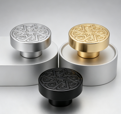 Comprar Tampa de Perfume FEA15 de Luxo em Liga de Zinco, Tampa Redonda Plana com Padrão Gravado em Relevo, Tampa de Fragrância Galvanizada Personalizada em Zamac Fabricação em linha