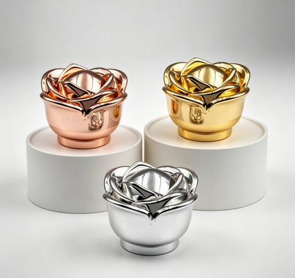 Comprar FEA15 Capa de perfume de liga de zinco 3D forma de flor de rosa Capa de garrafa de perfume eletroplata Logotipo personalizado Capa de perfume Zamac Fabricação em linha