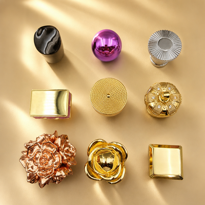 Comprar Tapete de perfume Zamac polido em ouro para garrafa de fragrância de alta qualidade com bomba de cobre de liga de zinco Fabricação em linha