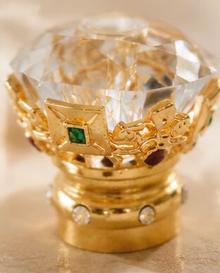 Luxury Zamac Perfume Cap with Faceted Crystal Top, Gold-Plated Zinc Alloy Closure with Multi-Color Gemstone Inlay for Premium Fragrance Bottles