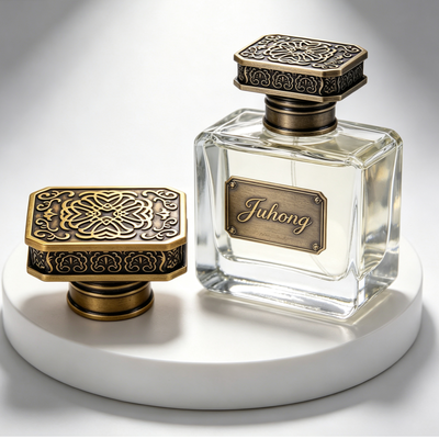 Capa de garrafa de perfume Zamac em relevo quadrado, latão antigo FEA 15