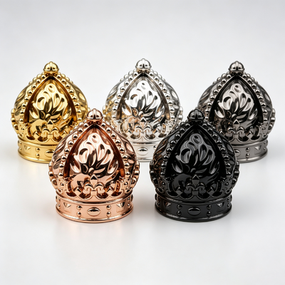 Tampa de perfume de liga de zinco com coroa em relevo multicolorida, galvanoplastia Zamac, tampa de garrafa de perfume, logotipo personalizado OEM ODM para garrafa de vidro de fragrância