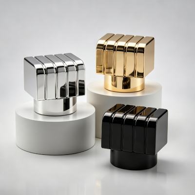Atacado de Fábrica Tampa Quadrada de Zamac com Nervuras Verticais para Perfume Tampa de Garrafa de Metal com Ranhura Paralela Dourado Prata Preto Logotipo Personalizado OEM Magnético