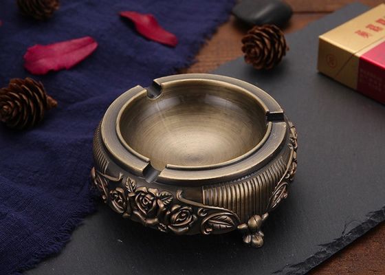 Presente L149.5mm que fuma o cinzeiro liga de zinco decorativo